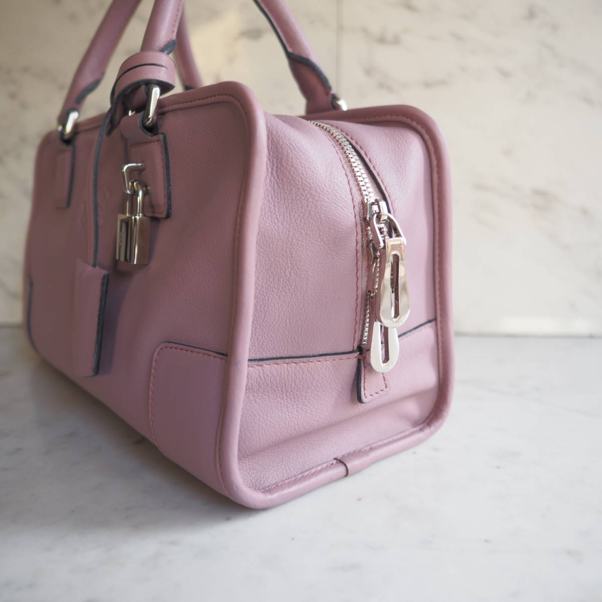 ロエベ LOEWE アマソナ28 ピンクベージュ レザー ハンドバッグ