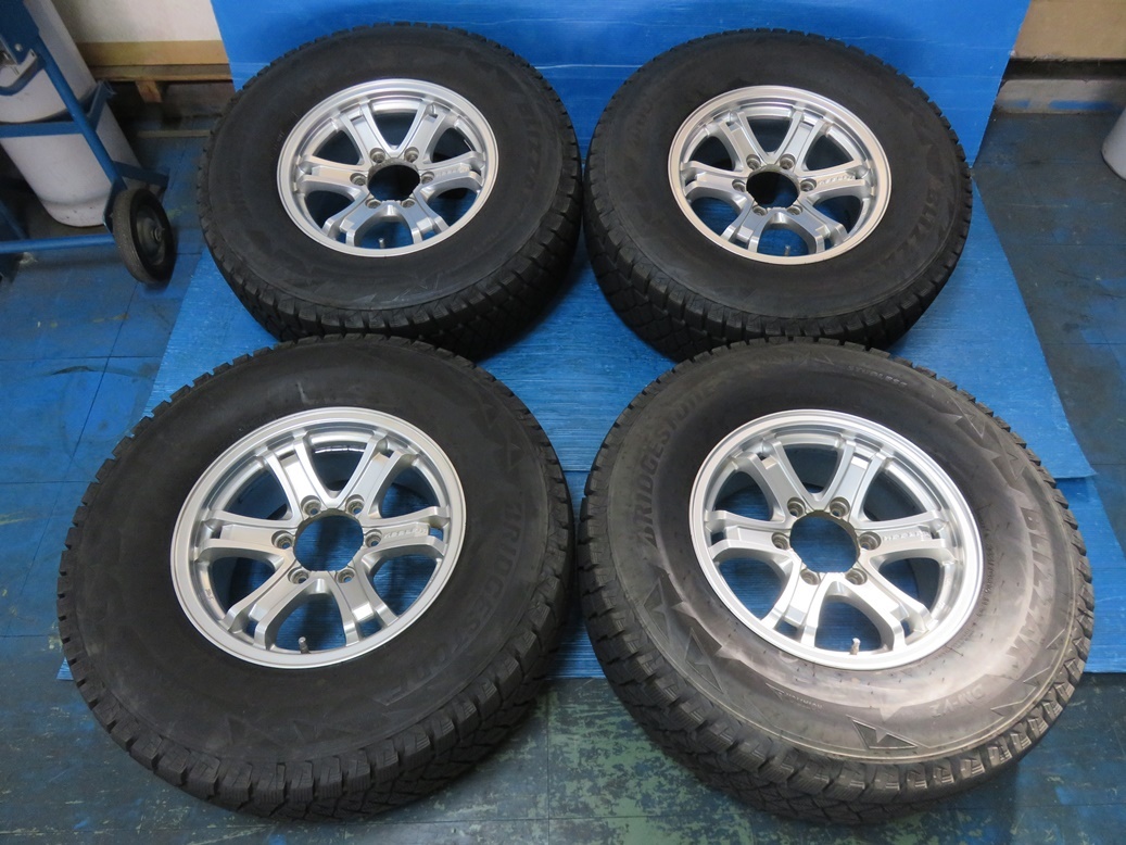 265/70R/16 スタッドレスタイヤ サーフ プラド つねら