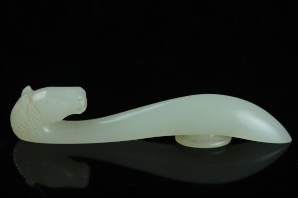 FEB046 白玉製馬帯留 和田玉 帯勾 中国美術 唐物 清代 玉 帯鉤 買取