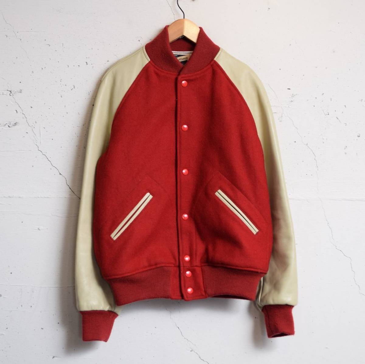品質保証，最新作 リアルマッコイズ 袖レザー スタジャン size 38 レッド / アワードジャケット REAL McCOYS トイズ(ジャケット、上着)｜売買されたオークション情報、yahooの商品情報をアーカイブ公開 - オークファ 男性用