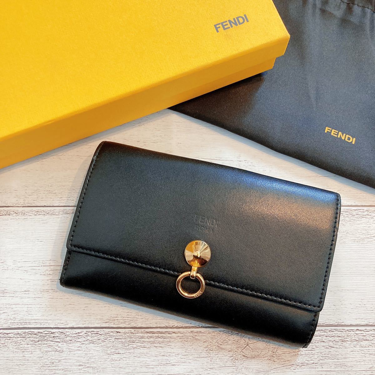 美品】FENDI フェンディ メンズ レディース 革財布 折り財布 長財布 