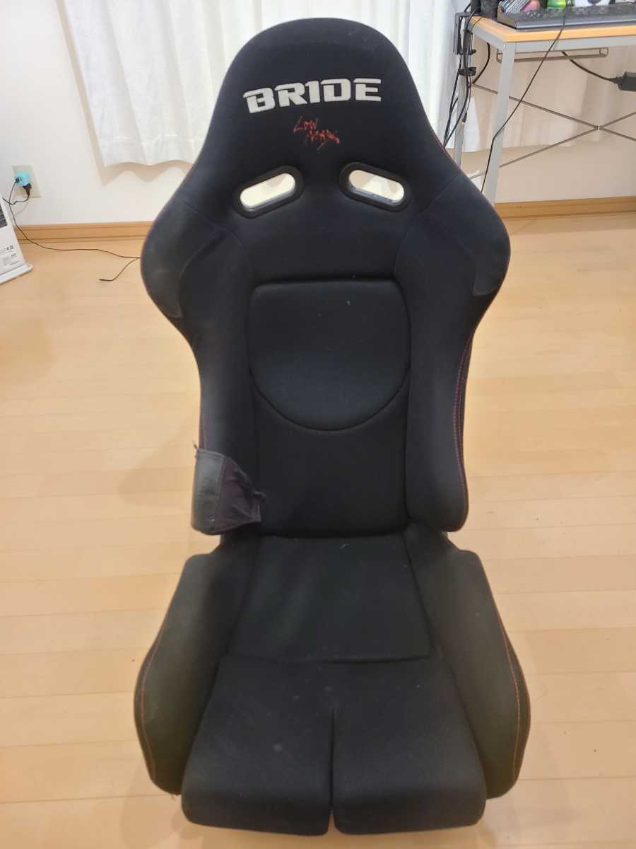 BRIDE GIAS BLACK CFRP セミバケットシート