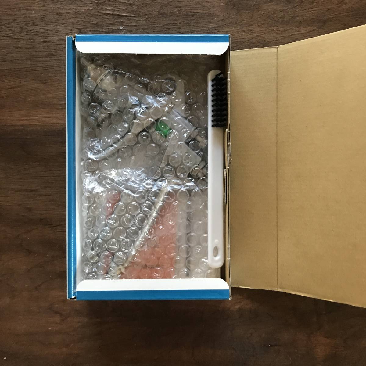 新品 未使用 アネスト岩田 W-101-131S エアー スプレーガン 吸上式_4