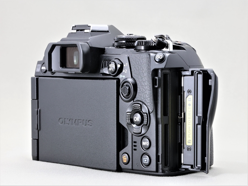 【中古・美品】OLYMPUS OM-D E-M1 Mark III　ブラック　ボディ Olympus Mark E-M1 Amateur Battery BCH-1