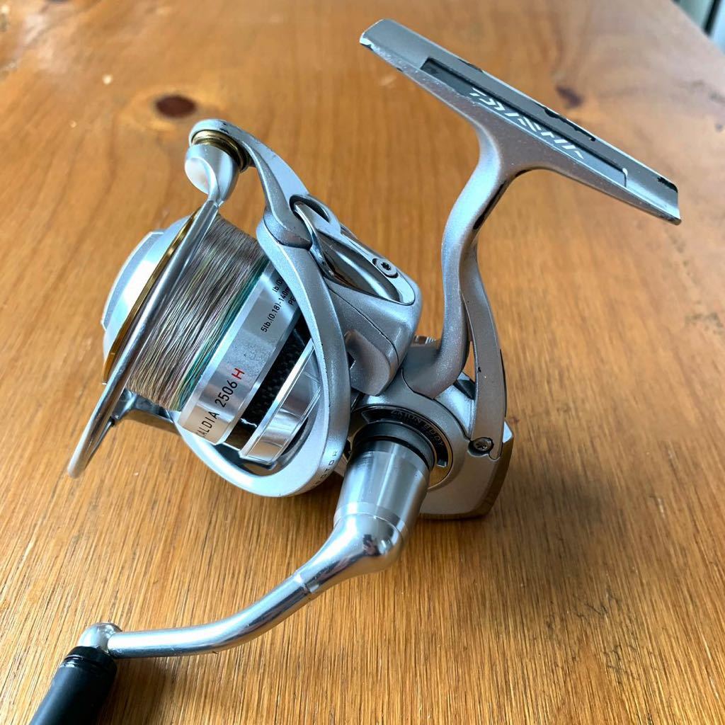  ダイワ 11 カルディア 2506H スピニングリール DAIWA CALDIA(ダイワ)｜売買されたオークション情報、yahooの商品情報をアーカイブ公開 - オークファン ダイワ