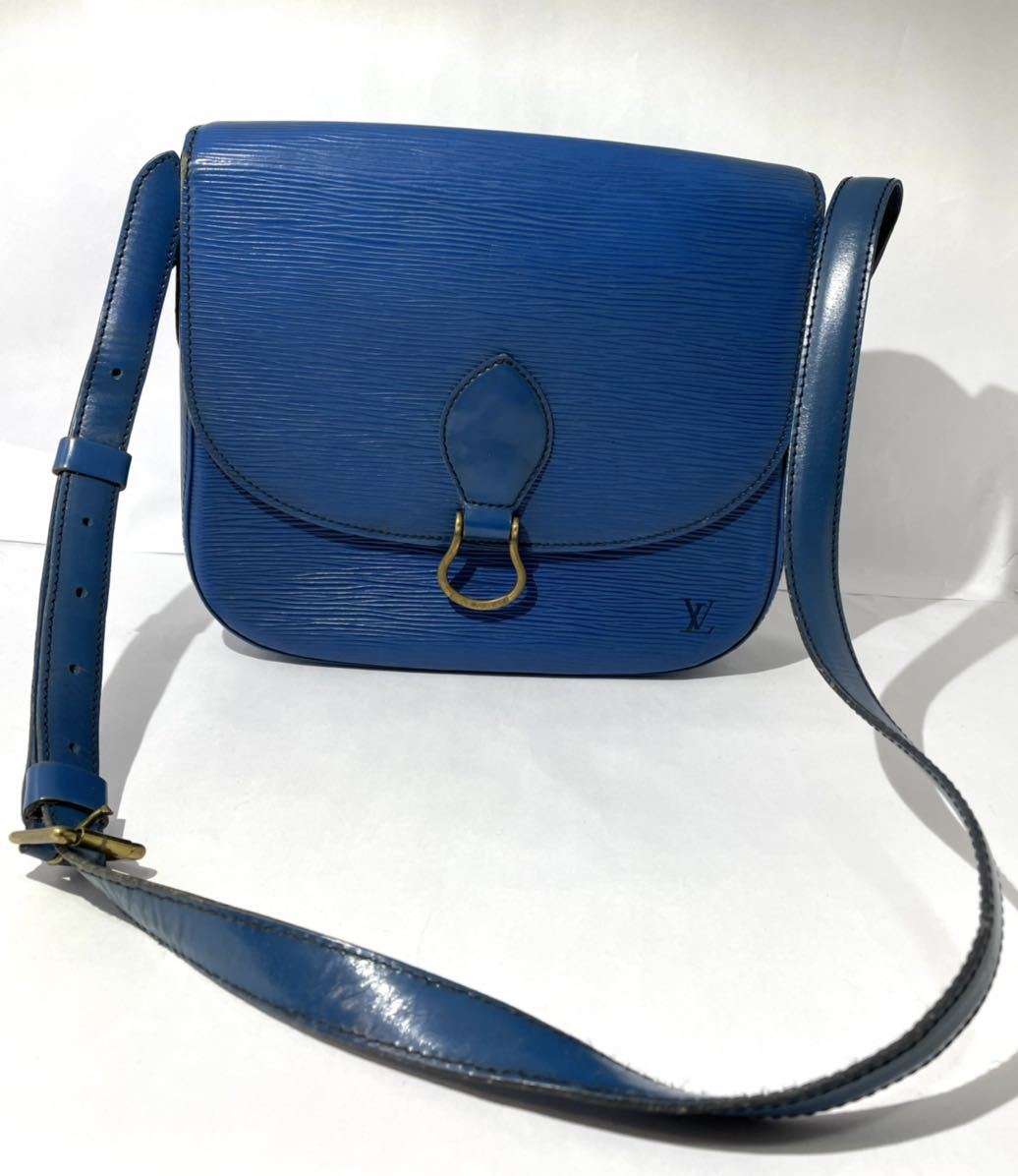 【美品】LOUIS VUITTONルイヴィトン エピ サンクルー ショルダーバック バック 肩掛けバック レザー トレドブルー 