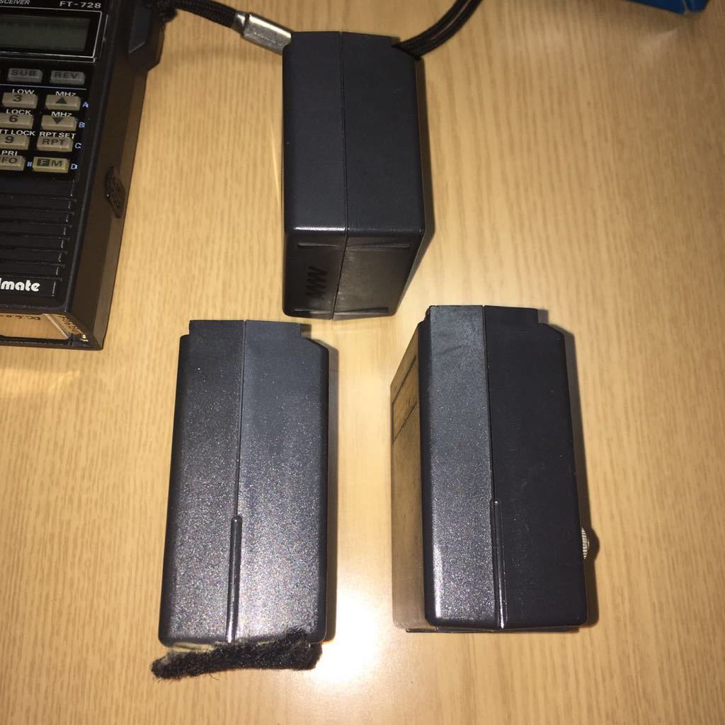 ジャンクYAESU144/430Mhz FMハンディトランシ-バ-FT-728,電池ケ-ス×3