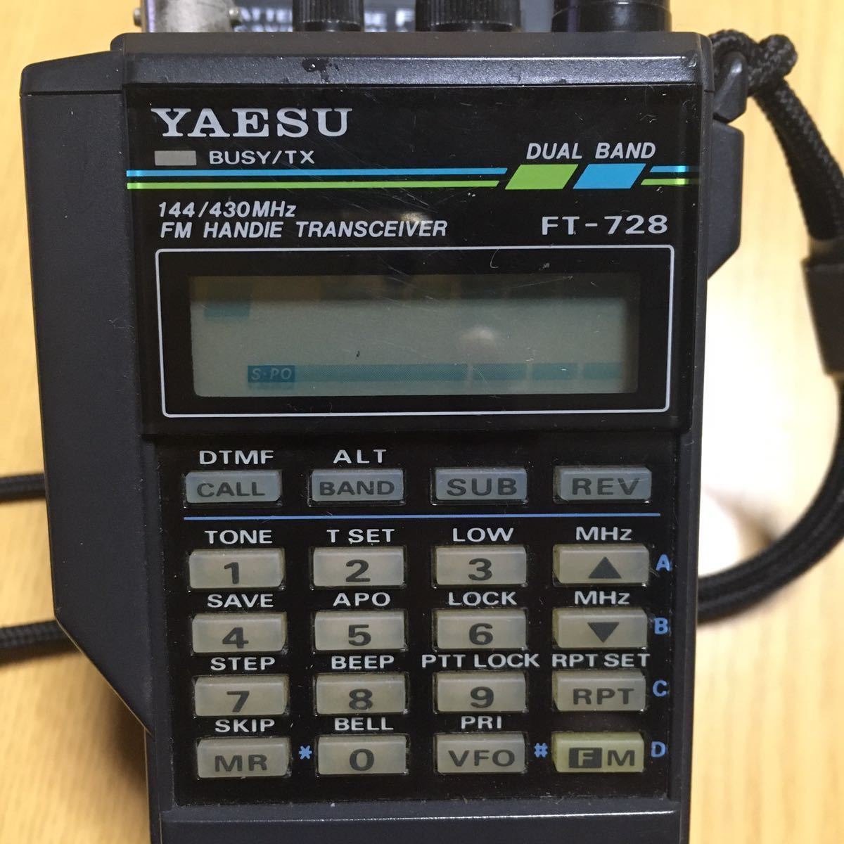 ジャンクYAESU144/430Mhz FMハンディトランシ-バ-FT-728,電池ケ-ス×3