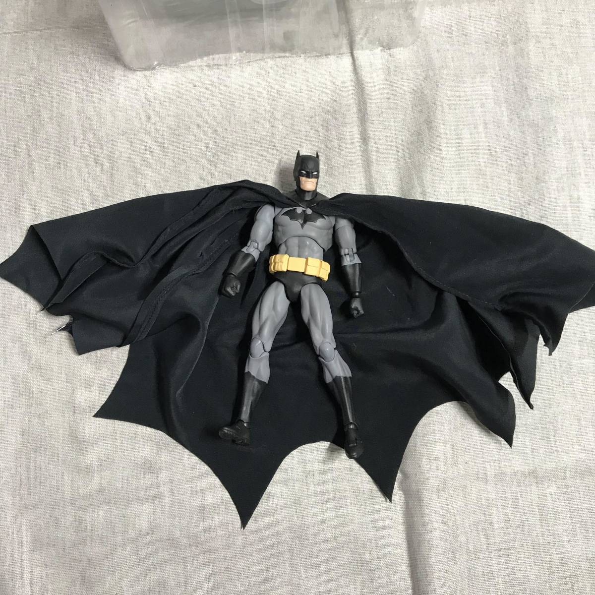 安心の定価販売 メディコム トイ Mafex マフェックス No 126 バットマン ハッシュ ブラック バージョン 全高約160mm 塗装済み アクションフィギュア Fucoa Cl