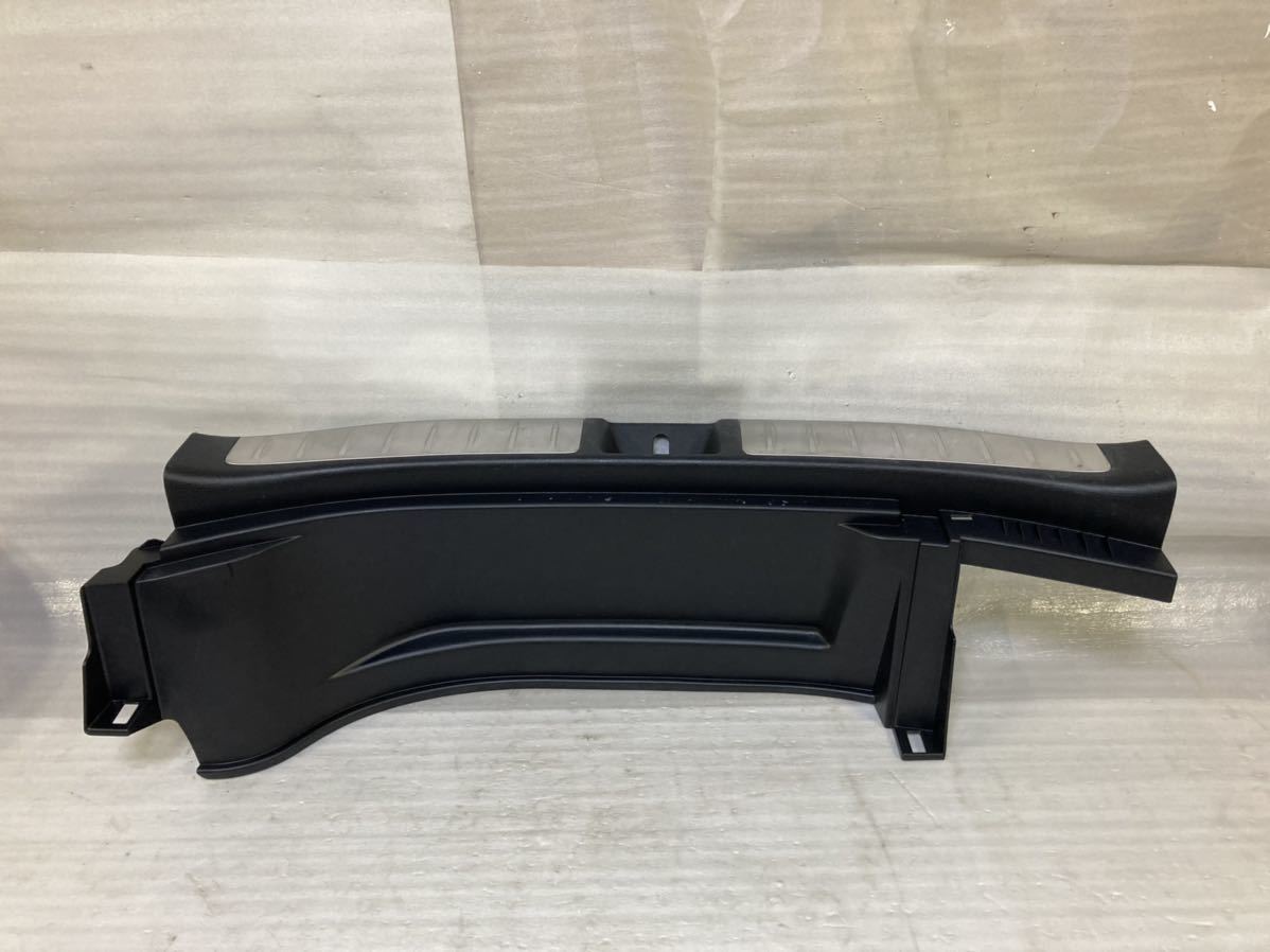 おまとめ出品になります！ 7052 ハリアー ZSU60 60 デッキトリムカバー リアゲート