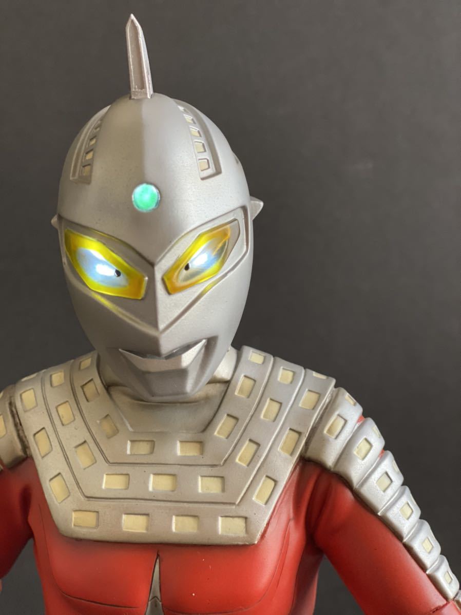 海洋堂　メガソフビ　ウルトラセブン　パラノイア工房　電飾究極完成品 海洋堂 メガソフビ ウルトラセブン 電飾改修完成品!(ウルトラセブン