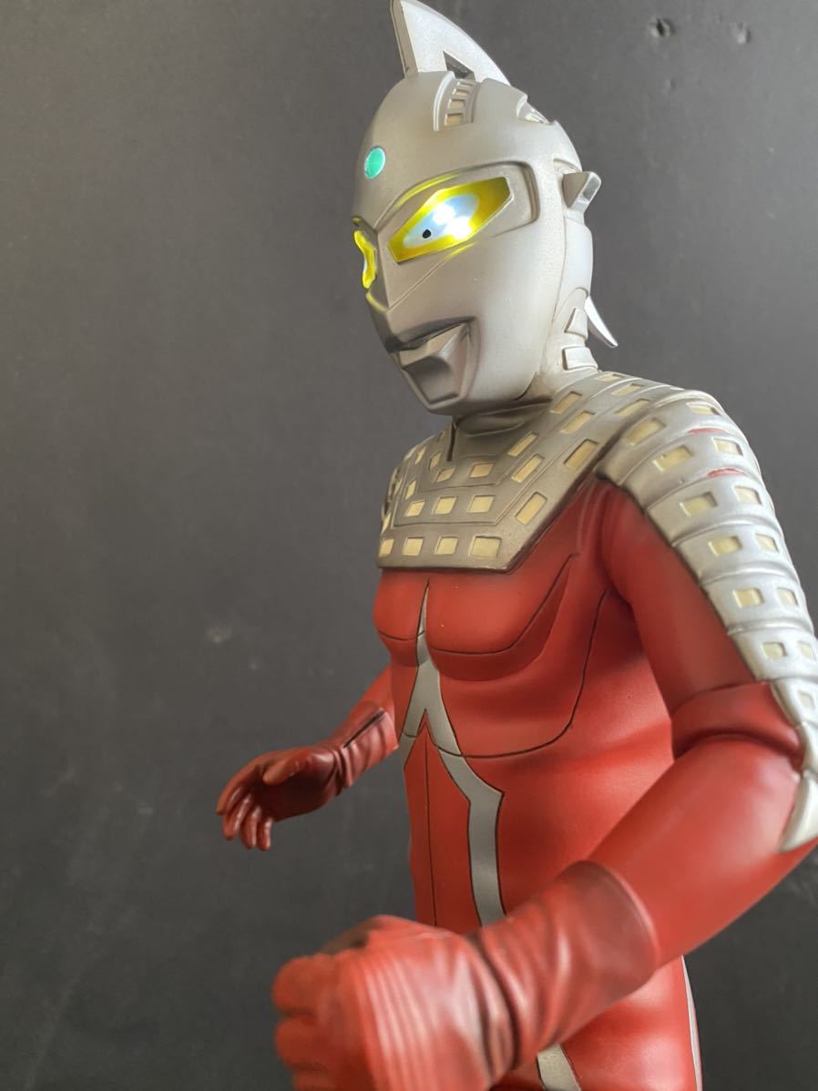 海洋堂 メガソフビ ウルトラセブン 電飾改修完成品!(ウルトラセブン