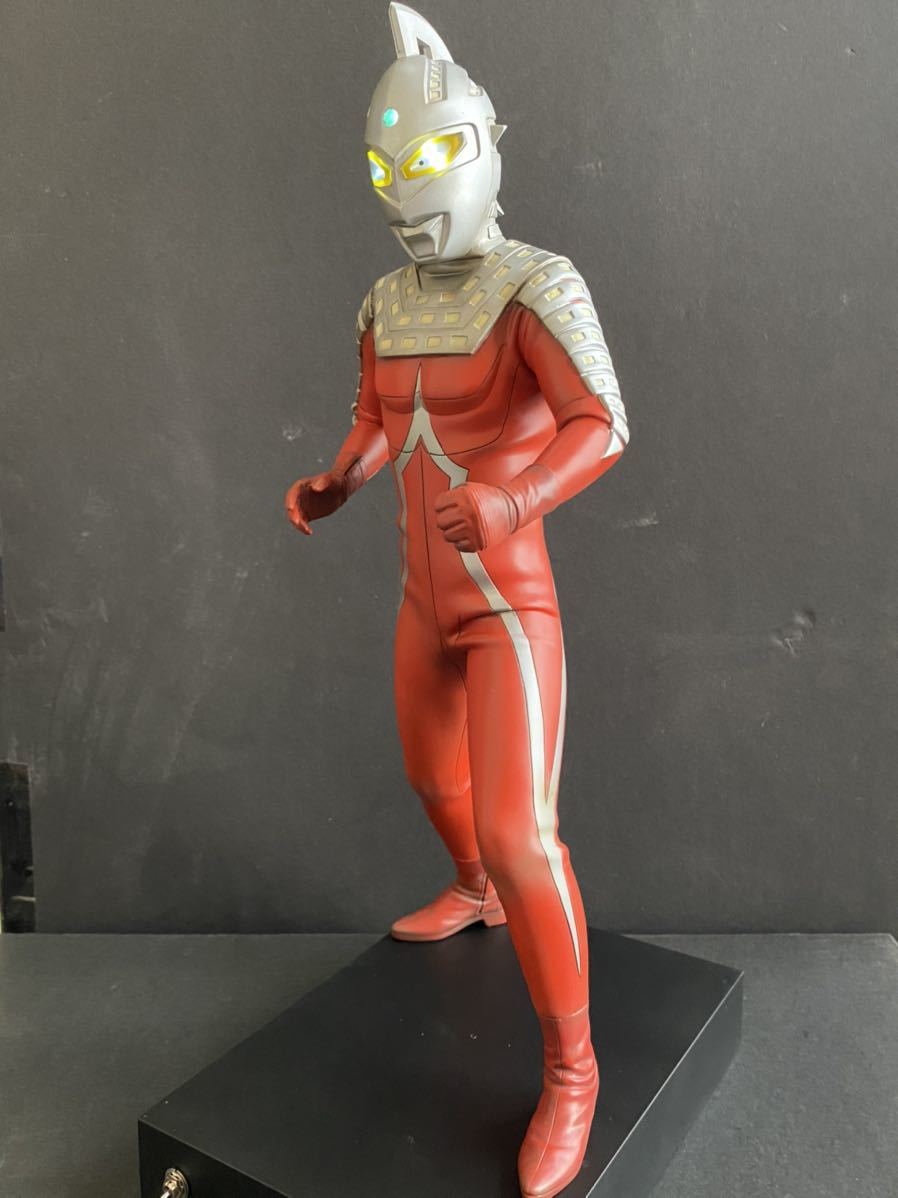 海洋堂　メガソフビ　ウルトラセブン　パラノイア工房　電飾究極完成品 海洋堂 メガソフビ ウルトラセブン 電飾改修完成品!(ウルトラセブン