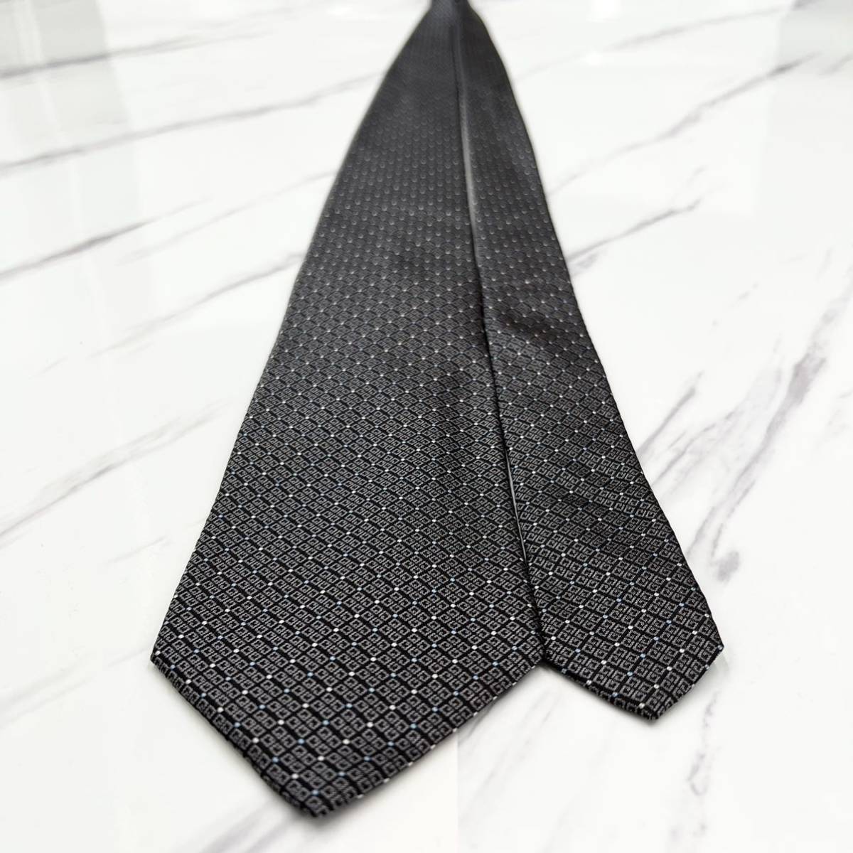 GIVENCHY ネクタイ - ジバンシィ 未使用 シルク シルク100% Sランク ジバンシー 中古 ブランド メルカリ 黒 タグ付き ブラック ストライプ