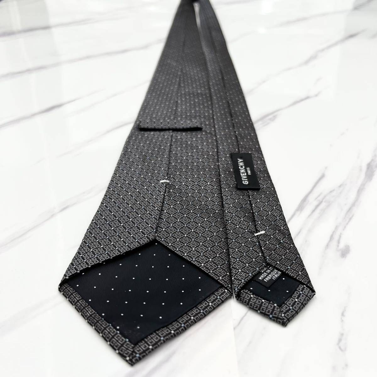 GIVENCHY ネクタイ - ジバンシィ 未使用 シルク シルク100% Sランク ジバンシー 中古 ブランド メルカリ 黒 タグ付き ブラック ストライプ