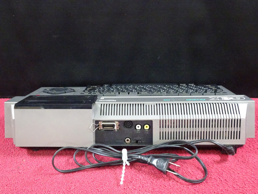 MSX本体 FS-1300 National　動作確認電源のみ MSX本体 FS-1300 National 動作確認電源のみ