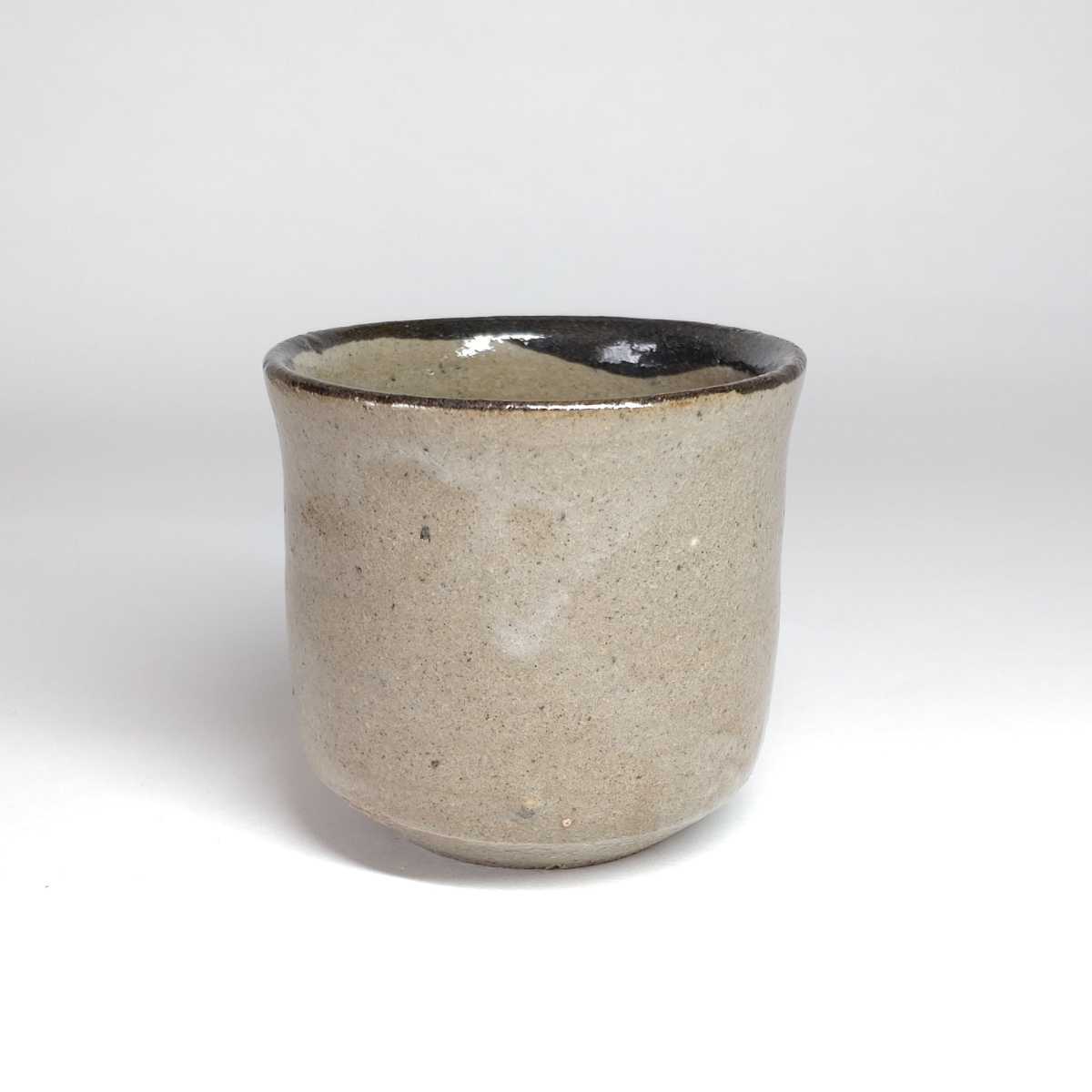 西岡小十 唐津皮鯨 ぐい呑 共箱 共布付き 酒器 保証品 西岡小十 作 皮鯨 ぐい呑 酒器 ② 西岡小十 Yahoo!オークション 酒