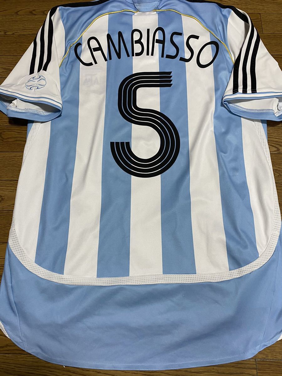 06 アルゼンチン代表 エステバン カンビアッソ選手 ホームユニフォーム Adidas社製 アディダスジャパン アルゼンチン 売買されたオークション情報 Yahooの商品情報をアーカイブ公開 オークファン Aucfan Com