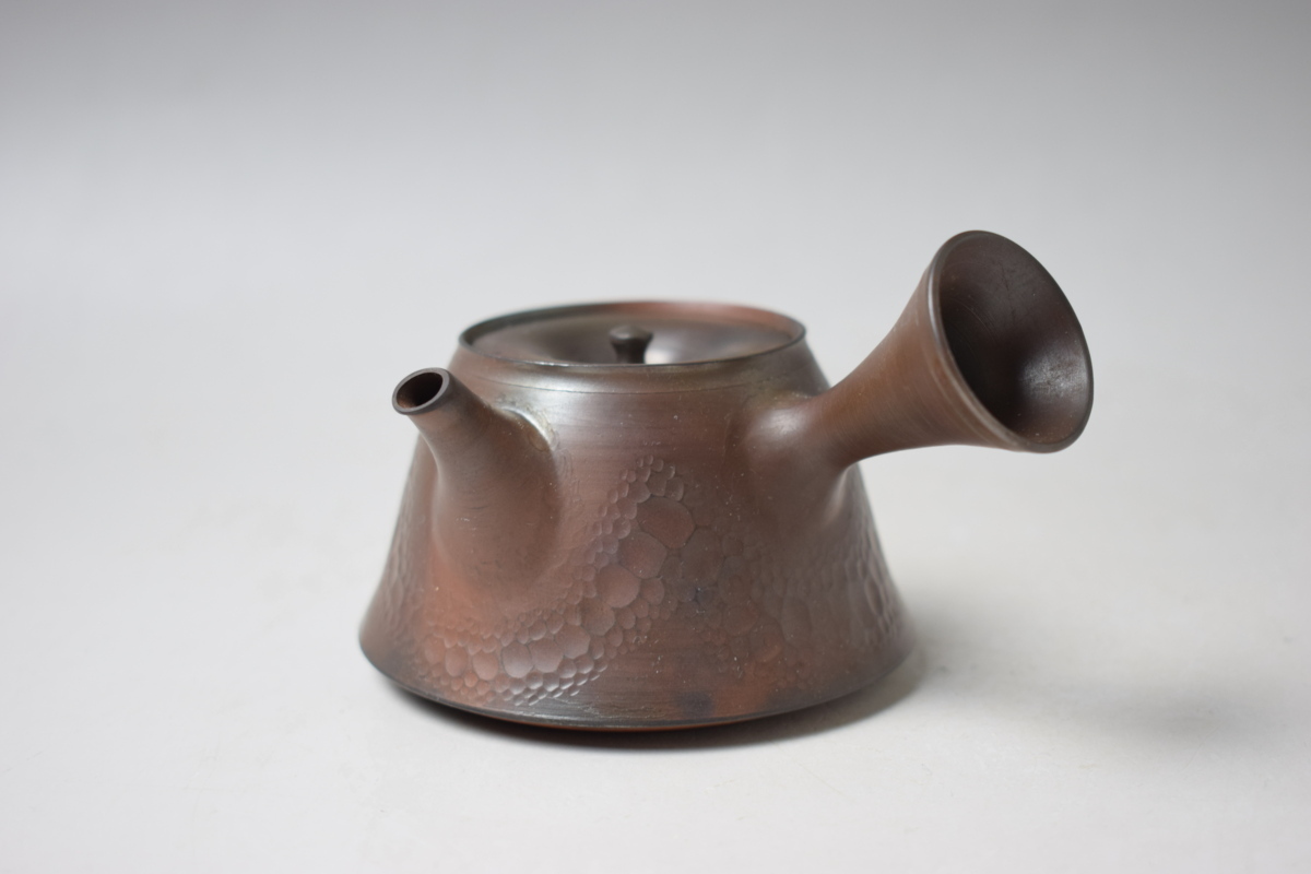 中国古美術 蔵出品 宋時代 定窯 乌金釉 銘文斗笠碗 包金口 茶道 書斎