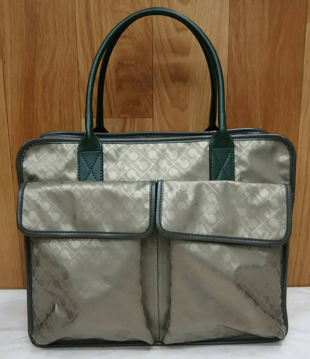 人気，新作 GHERARDINI ゲラルディーニ トートバッグ ハンドバッグ GH0200 SOFTY 大容量 A4 通勤 カーキ グリーン moon(ゲラルディーニ)｜売買されたオークション情報、yahooの商品情報をアーカイブ公開 - オーク ゲラルディーニ