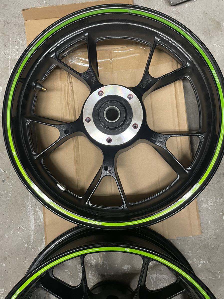 フロントホイール 純正ホイール zrx1200daeg ダエグ 流用にどうぞ