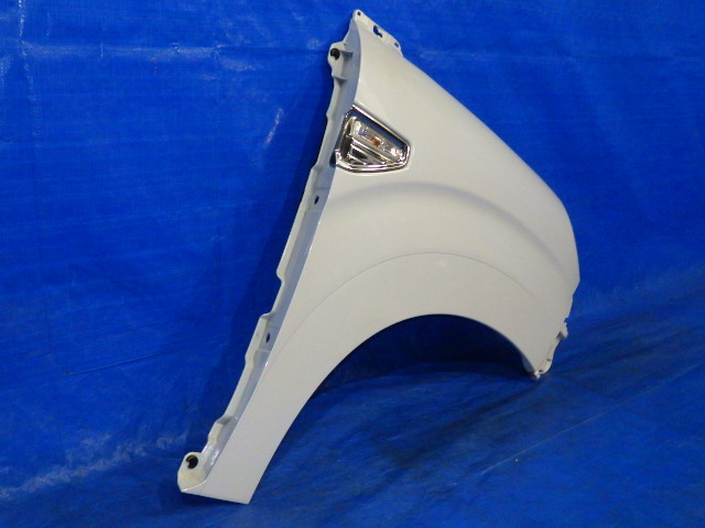 25 キャスト スタイル 純正 LA250S 令和3年 KF-VE4 右 フロント フェンダー 右F W25 キャスト LA250S スタイル 52119-B2E80&frasl;パールホワイト 型式:5BA-LA250S｜キャスト(ダイハツ)の総合情報 キャスト型式：3BA-LA250S（ダイハツ）のクルマカタログ｜中古車
