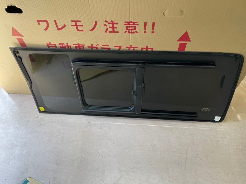 ハイエース セカンド小窓ネット付 & クォーター プライバシーガラス 右側 ハイエース セカンド小窓ネット付 & クォーター プライバシーガラス