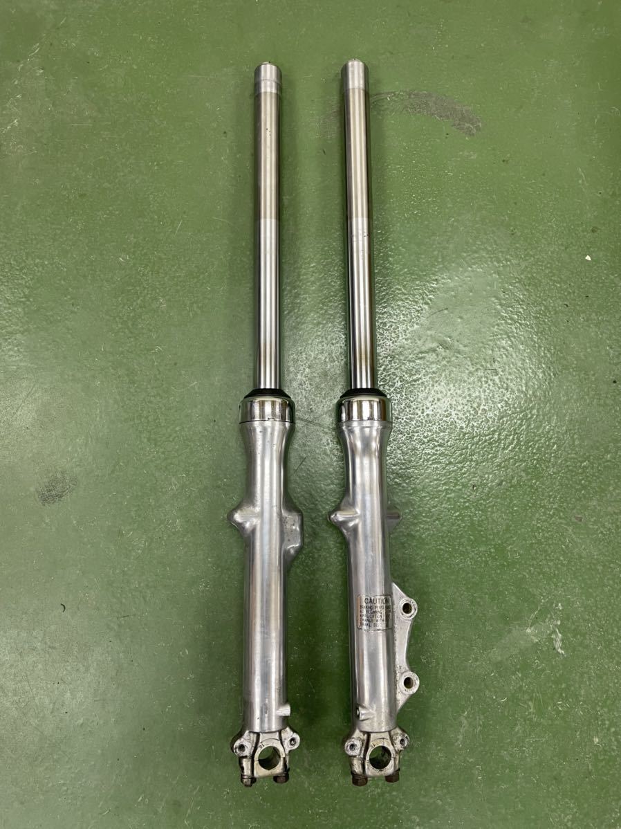 gt380 フロントフォーク　トップブリッヂ　cbx gs gsx GT380 B3 大きな傷なし フロントフォーク 希少 当時 絶版 サンパチ