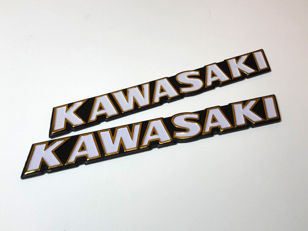 限定SALE，本物保証 カワサキ Kawasaki エンブレム 白字 ゴールド縁取り ゼファー400 ゼファー&chi; ゼファー750 ゼファー1100 ZRX バリオス(カワサキ用)｜売買されたオークション情報、yahooの商品情報をアーカイブ公開 カワサキ用