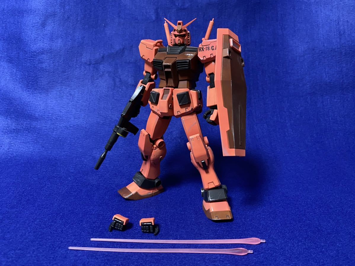 バンダイ MG 1/100 RX-78-2 ガンダム ver.Ka 塗装済完成品 キャスバル仕様カラー_1