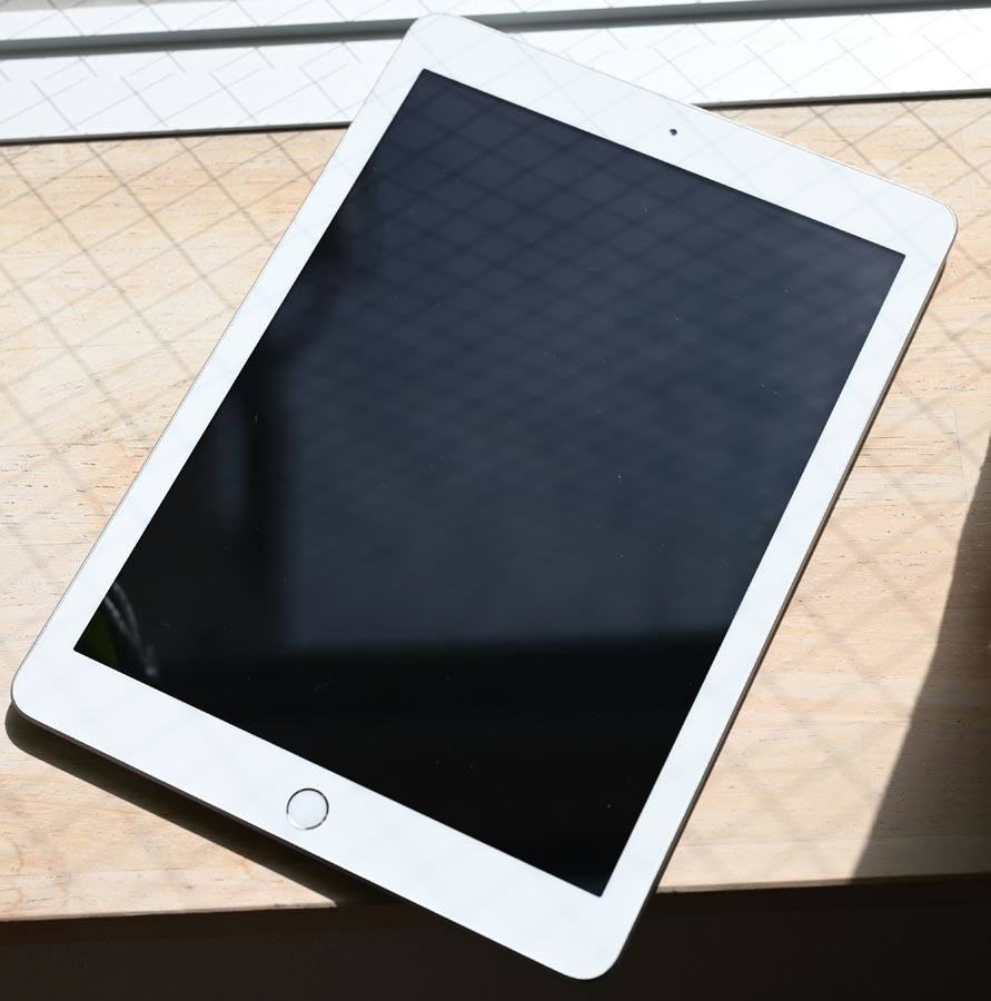 Apple iPad（第6世代/2018）Wi-Fiモデル 32GB ゴールド Apple iPad本体