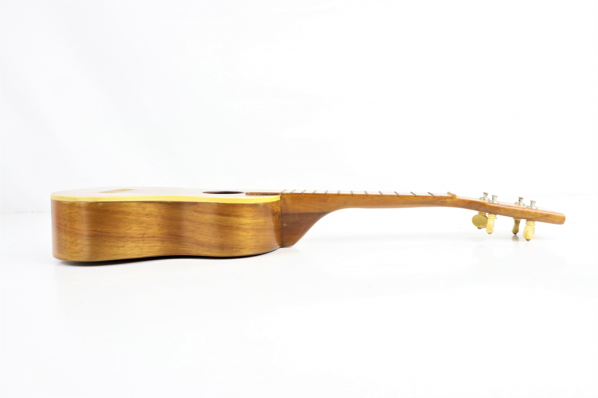 Kamaka Ukulele カマカウクレレ ケース 弦付 弦楽器 楽器 曲 オシャレ インテリア 飾り かわいい かっこいい 趣味 おうち時間 015fser37 本体 売買されたオークション情報 Yahooの商品情報をアーカイブ公開 オークファン Aucfan Com