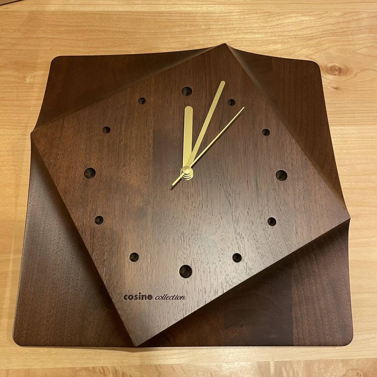 美品 即日発送】旭川家具 コサイン カットアウト 壁掛け時計 CW-16CW 