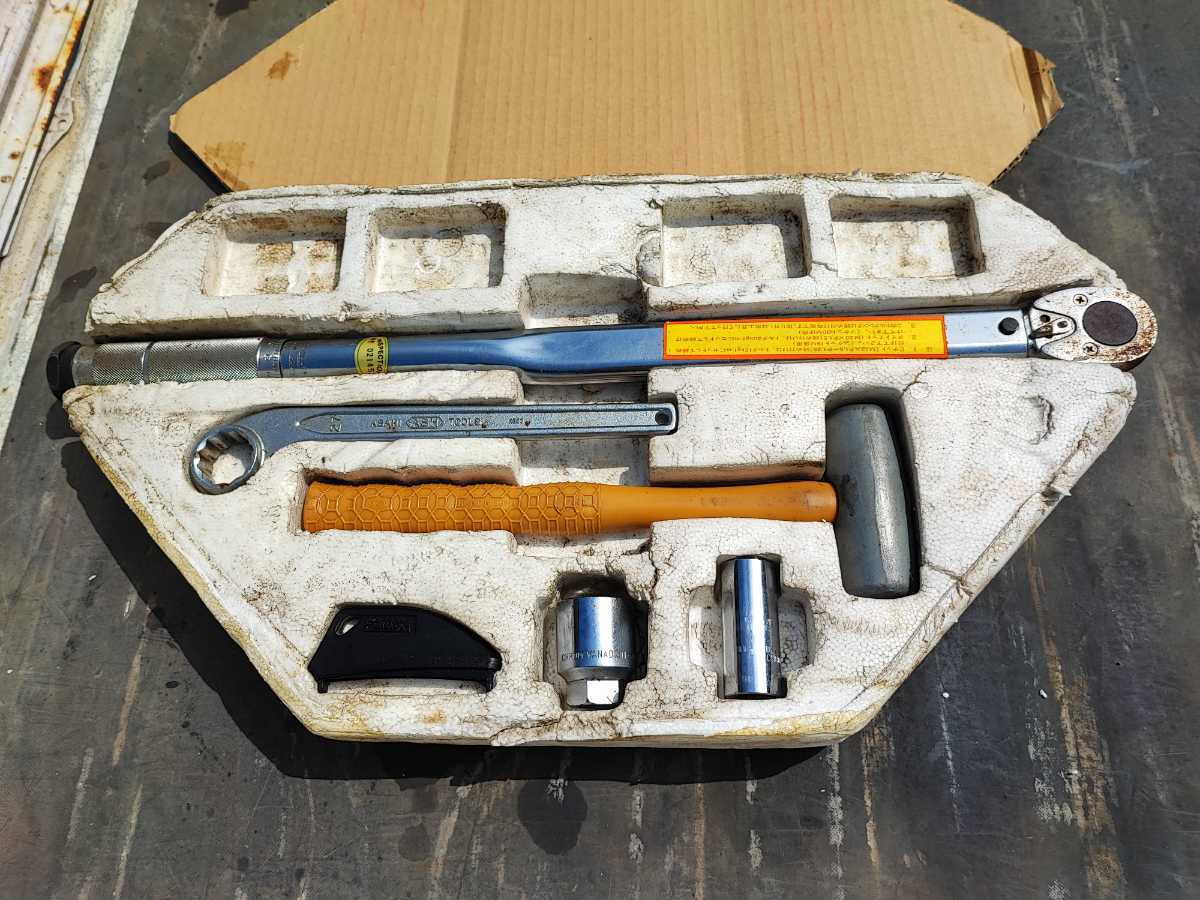 人気SALE，新作登場 フォルテス センターロックホイール 純正締め付けトルクレンチセット センターロック工具 かなりレアなセンターロック締め付けセット(社外品)｜売買されたオークション情報、yahooの商品 5穴