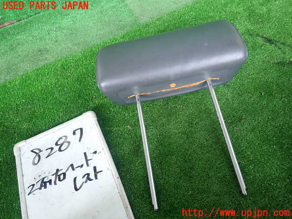 2UPJ-82877150]ランクル70系(HZJ77V)右2列目ヘッドレスト 中古
