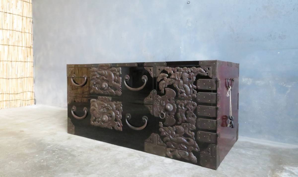 庄内箪笥 時代箪笥 鶴亀松竹梅 中桐 鯉の滝登り 登竜門 打出し金具 黒