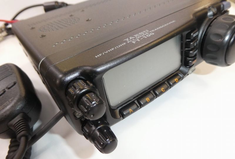 Yaesu YAESU FT-100D FT-100 HF⁄50⁄144⁄430オールモード100W機