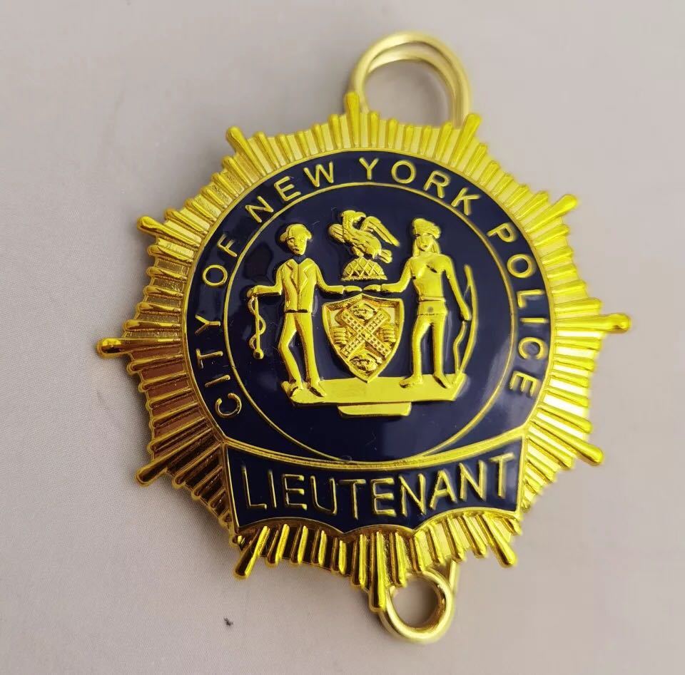 NYPD】米国 ニューヨーク市警察 専用ピンバッジ LIEUTENANT (役職