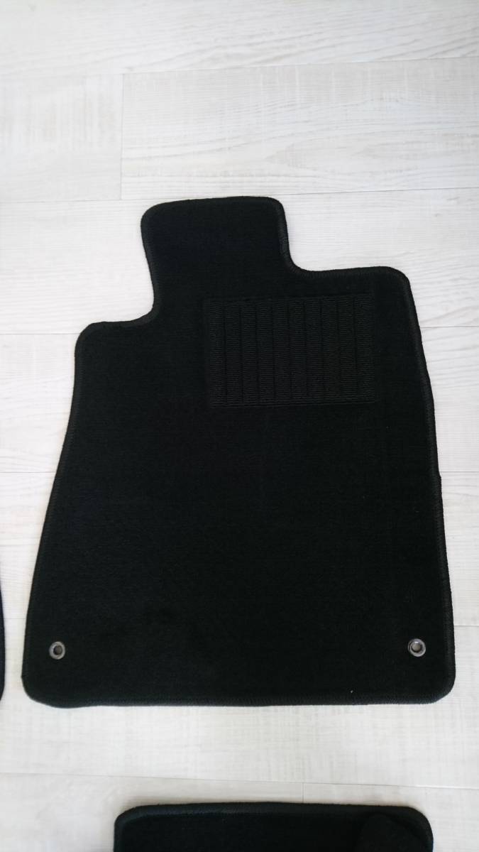 18クラウン フロアマット ブラック 未使用品 GRS180 GRS182 GRS184 