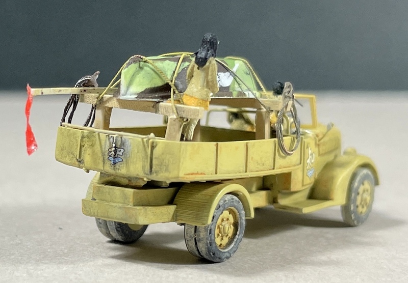 ガールズ＆パンツァー1/144完成品 九七式四輪自動貨車いすゞTX-40 知波