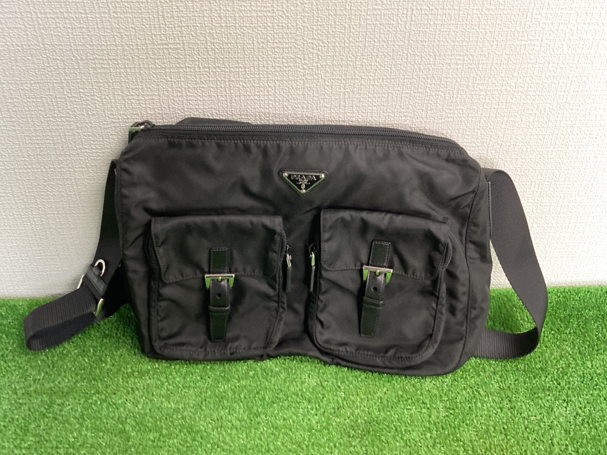 ♪宇都宮店　PRADA　プラダ　ショルダーバッグ　斜め掛け　肩掛け　ブラック　三角ロゴ　三角プレート　ナイロン　