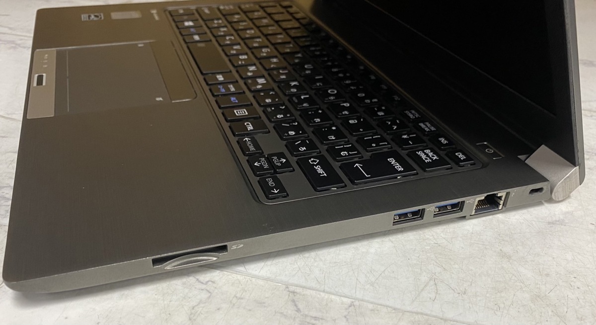 ジャンク 東芝 R63/P 第5世代 I5 メモリ4GB/HDD無 Bluetooth USB3.0 HDMI