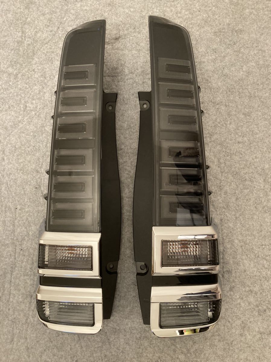 VOXY ZRR80W 煌III 純正テールランプ ヴォクシー　80系後期 新車外し 未使用 トヨタ 純正 80系 後期 ヴォクシー VOXY ZRR80W ZWR80