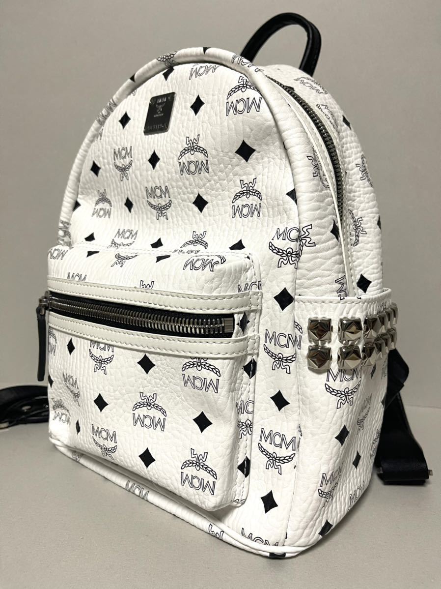 MCM - f96【美品】MCM レザー ヴィセトス柄 ホワイト 白 スタッズ 