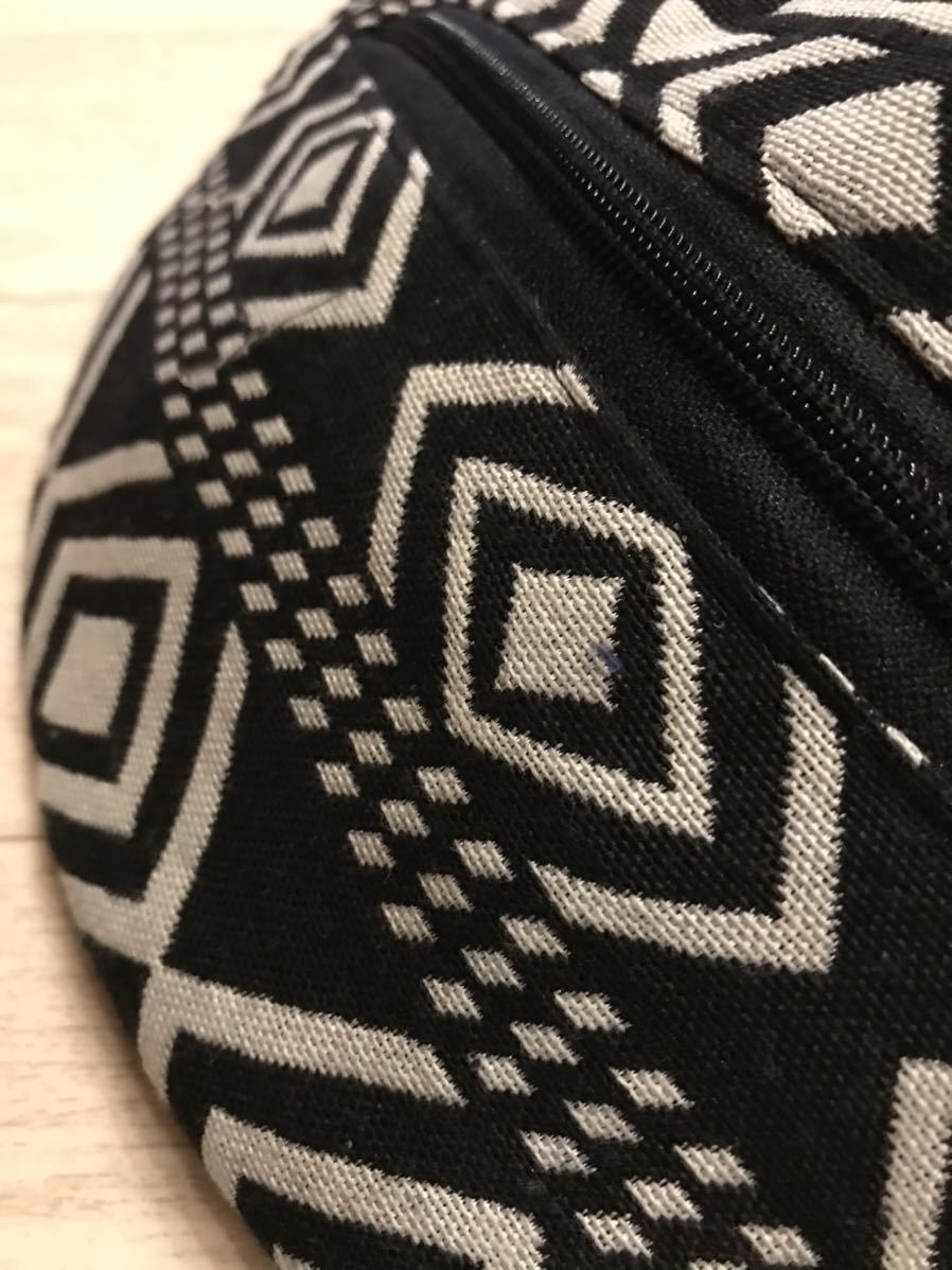 エスニック柄 幾何学模様 ウエストバッグ 斜め掛け 2way ウエストバッグ 売買されたオークション情報 Yahooの商品情報をアーカイブ公開 オークファン Aucfan Com