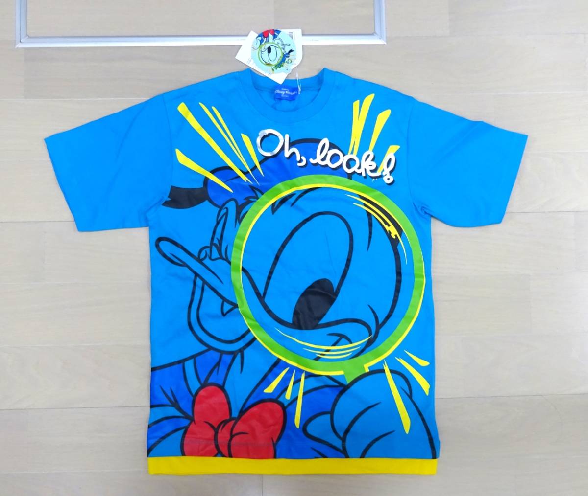 カラー Disney タグ付き新品未使用 レア 東京ディズニーリゾート キャラクタープリントｔシャツの せんので