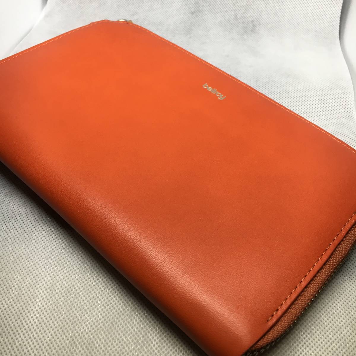 Bellroy　長財布　クラッチタイプ　Orange