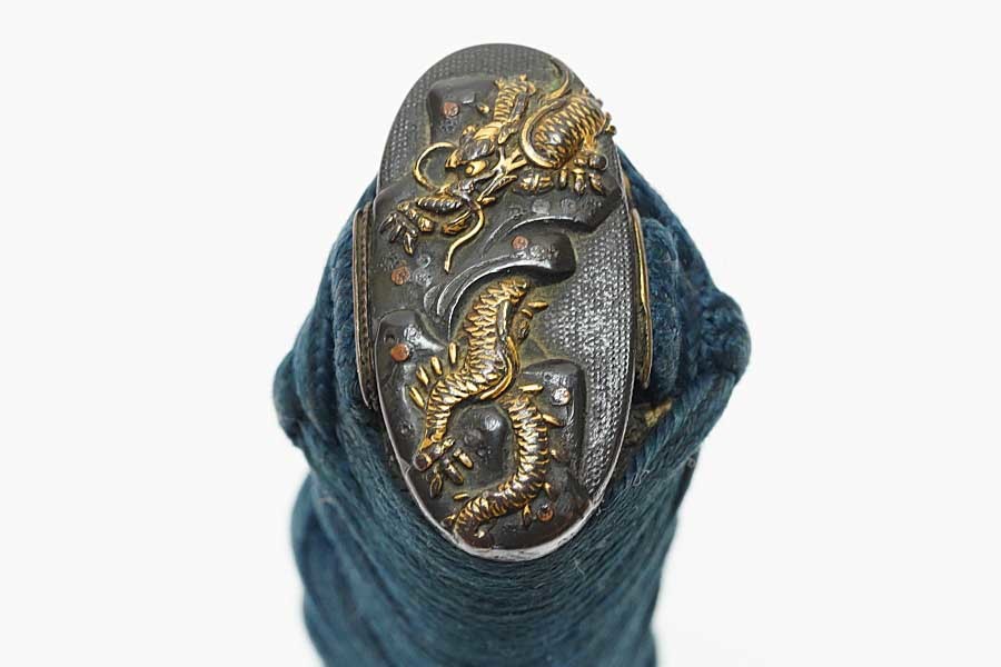 魚子地高彫雲龍図縁頭　刀装具　刀剣小道具 ☆雲龍図の名品 CP962 時代物 刀装具 赤銅魚子地菊図金銀象嵌高彫