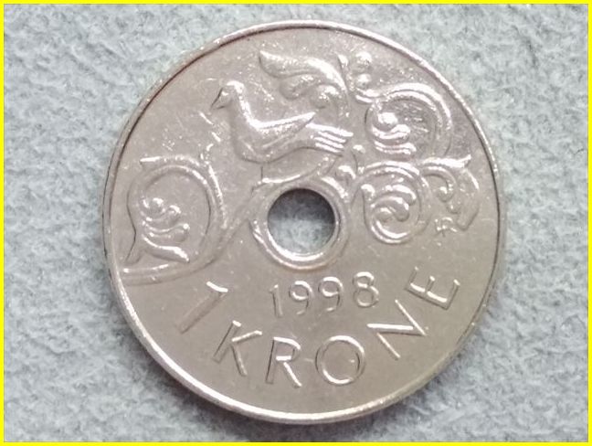 ノルウェー王国 1クローネ硬貨/1998年】 NORGE 1KRONE/穴あきコイン