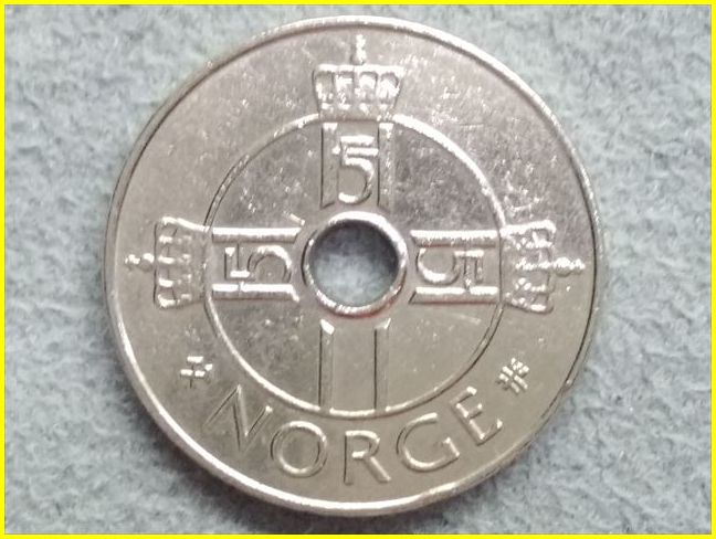 ノルウェー王国 1クローネ硬貨/1998年】 NORGE 1KRONE/穴あきコイン